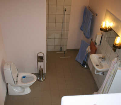 Toiletforhold hos Lailas Loppemarked